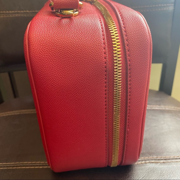 Charles and Keith cosmetic bag - Picture 4 of 8